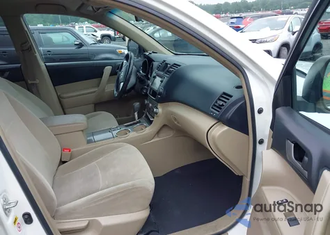 2013 Toyota Highlander Base Plus V6 z USA, uszkodzony, nr VIN 5TDBK3EH5DS246628